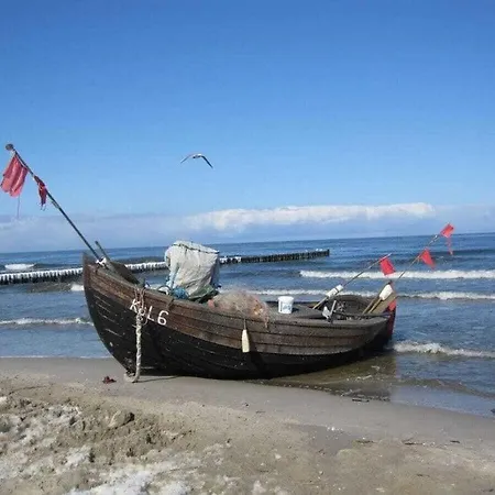 Nyaraló Sloop At Sea